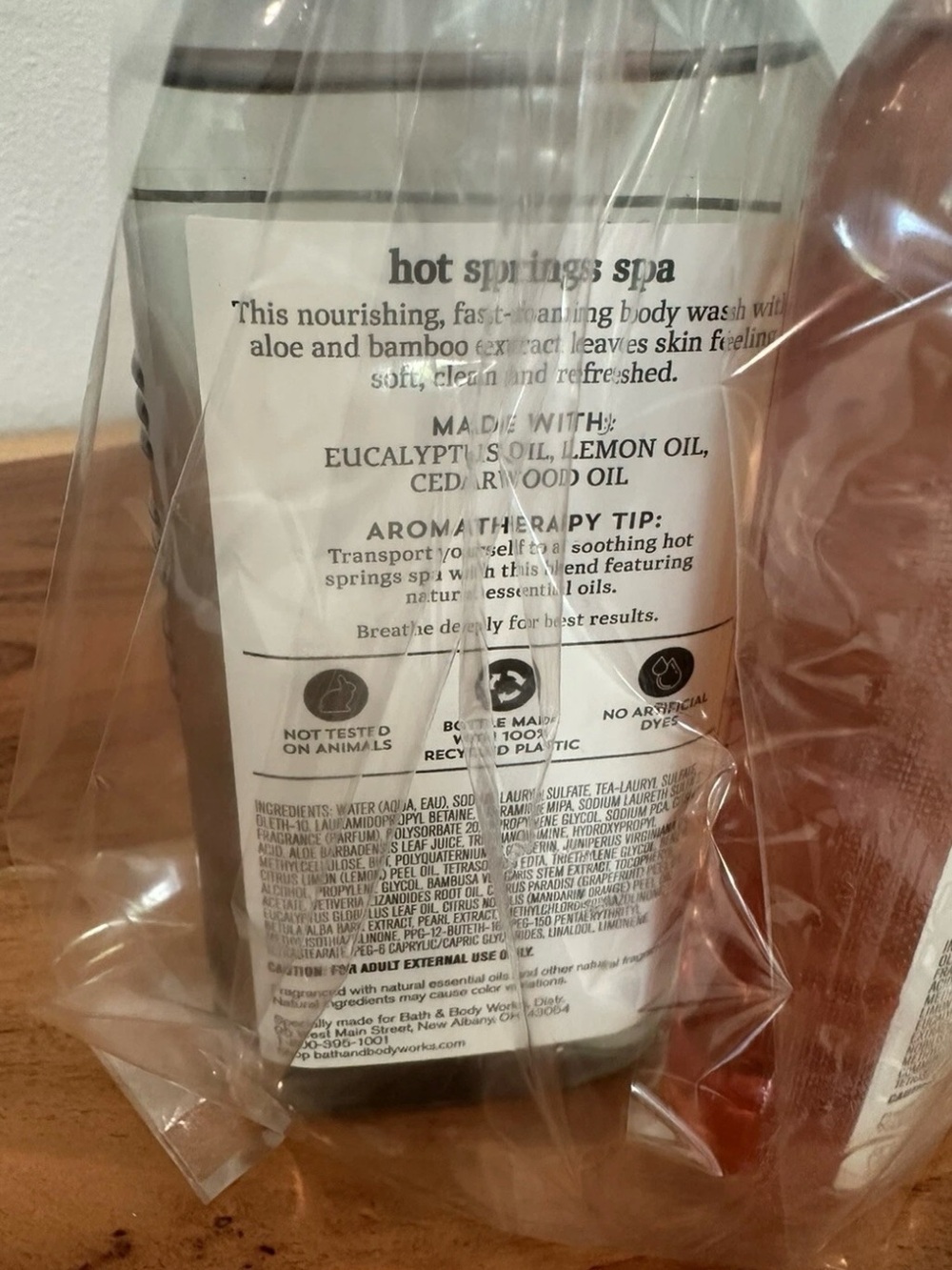 Bath & Body Works: Aromatherapy Body Wash Hot Springs Spa & Sunrise Yoga - Picture 5 of 5